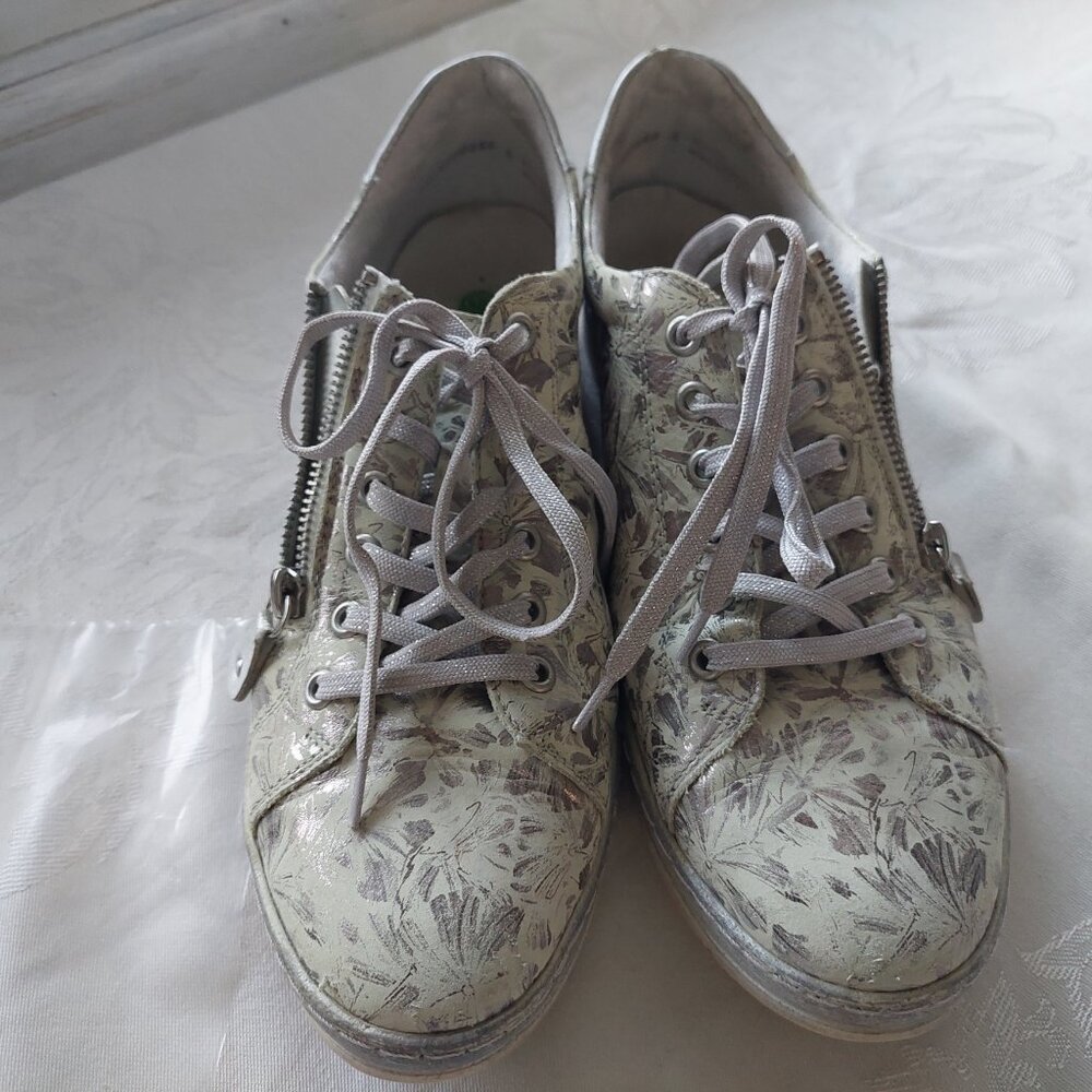 Remonte Soft side-zipper sneakers floral metallic Women's 42/UK 8 /US10.5